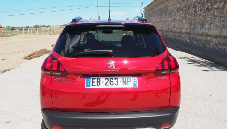 Peugeot 2008 restyling: prova su strada, motorizzazioni e prezzi - Foto 7 di 14