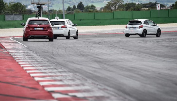 Peugeot 308 GTi 1.6 THP S&S by Peugeot Sport: corso di guida sportiva a Misano Adriatico - Foto 11 di 11