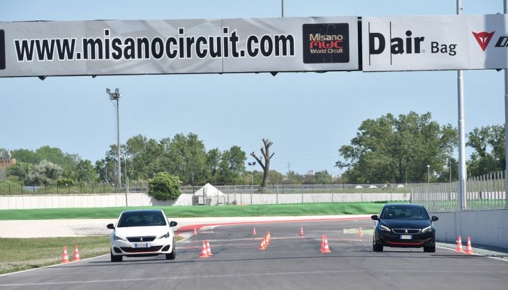 Peugeot 308 GTi 1.6 THP S&S by Peugeot Sport: corso di guida sportiva a Misano Adriatico - Foto 5 di 11