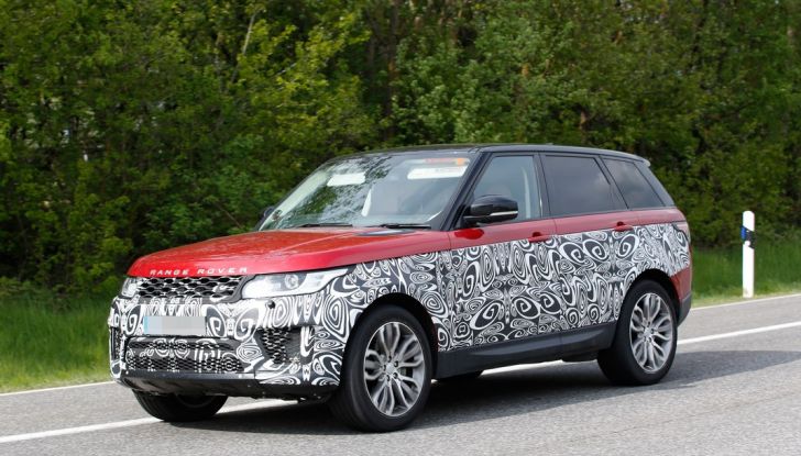 Land Rover Range Rover Sport: ecco le foto spia del restyling - Foto 3 di 7