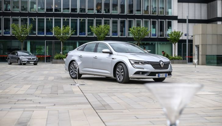 Renault 4Control, il Test Drive: Talisman ed Espace a quattro ruote sterzanti - Foto 9 di 12