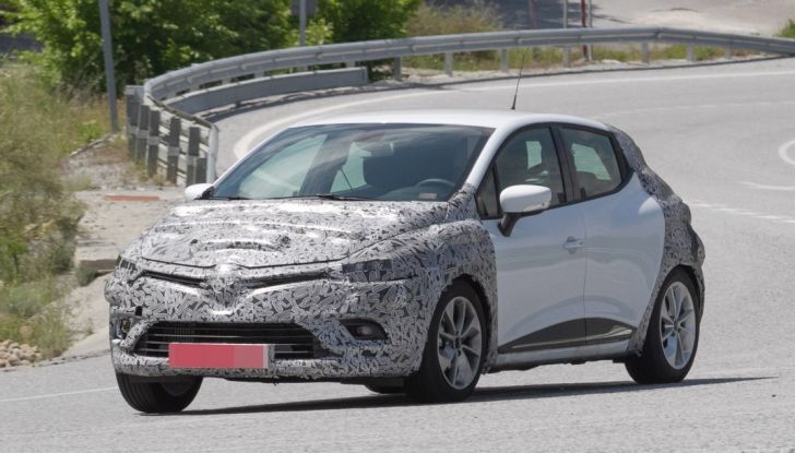 Renault Clio Facelift, le prime immagini del nuovo modello - Foto 4 di 9