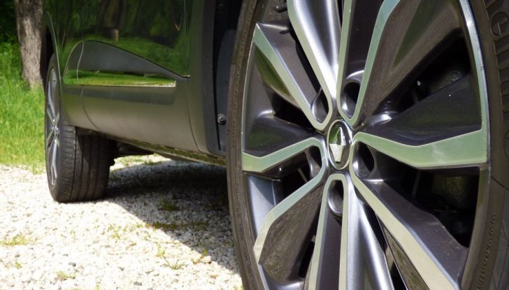 Renault Kadjar Bose 130 CV 4×4 prova su strada, prezzi e dotazioni - Foto 31 di 32