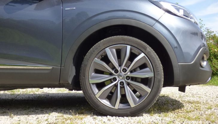 Renault Kadjar Bose 130 CV 4×4 prova su strada, prezzi e dotazioni - Foto 10 di 32