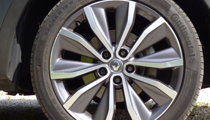 Renault Kadjar Bose 130 CV 4×4 prova su strada, prezzi e dotazioni - Foto 32 di 32