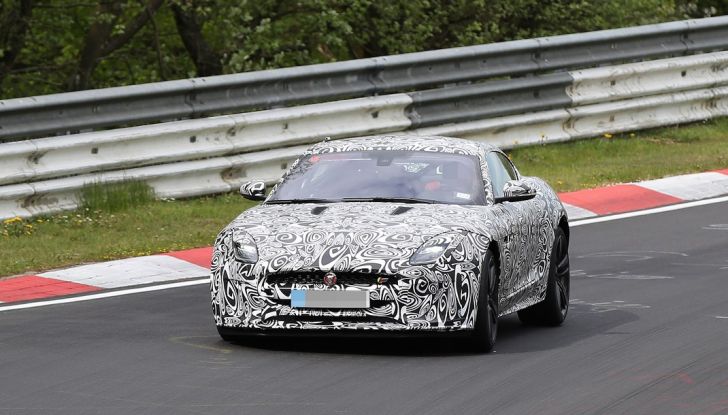 Nuova Jaguar F-Type: le foto spia del Facelift - Foto 4 di 19