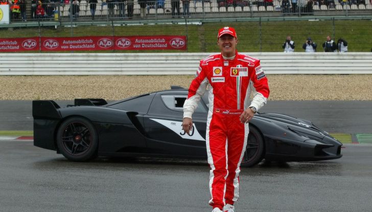 Michael Schumacher riceve il premio alla carriera Nurburgring Award - Foto 5 di 10