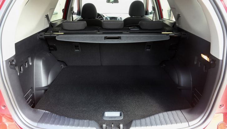 Ssangyong XLV: il primo crossover wagon del marchio coreano - Foto 12 di 15