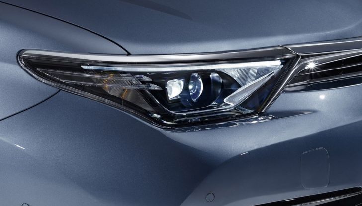 Toyota Auris Black Edition, il nuovo allestimento con colori esclusivi - Foto 13 di 14