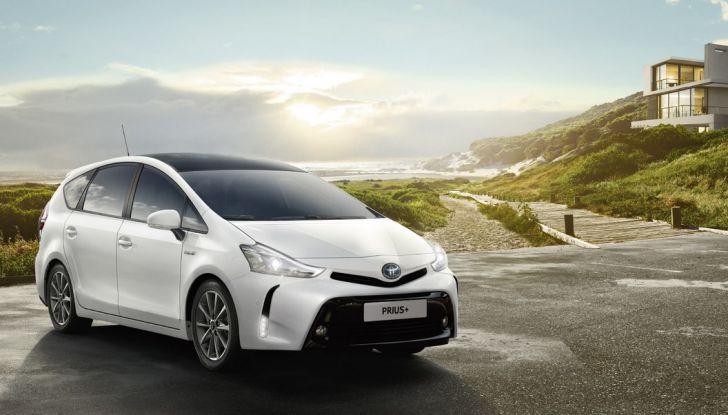 Toyota Prius +: maggiore comfort e tecnologia per il Model Year 2016 - Foto 8 di 14