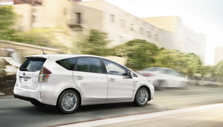 Toyota Prius +: maggiore comfort e tecnologia per il Model Year 2016 - Foto 3 di 14