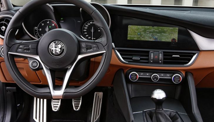 Alfa Romeo Giulia 2.2 Diesel, prova su strada e prime impressioni di guida - Foto 19 di 35