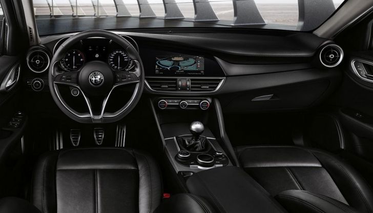 Alfa Romeo Giulia 2.2 Diesel, prova su strada e prime impressioni di guida - Foto 11 di 35