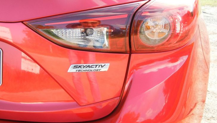 nuova mazda 3 fanale