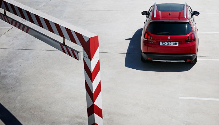 Peugeot 2008 restyling: prova su strada, motorizzazioni e prezzi - Foto 13 di 14