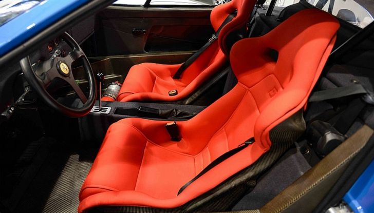 1992 ferrari f40 blue interno