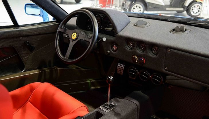 1992 ferrari f40 blue 14 interno