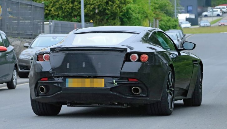 Torna la leggenda: Aston Martin Vantage 2018, primi test al Nurburgring - Foto 5 di 11
