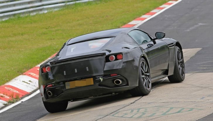 Torna la leggenda: Aston Martin Vantage 2018, primi test al Nurburgring - Foto 11 di 11
