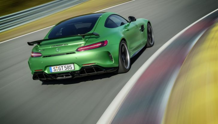 Nuova Mercedes AMG GT R: il V8 da 585CV e 700Nm - Foto 13 di 39