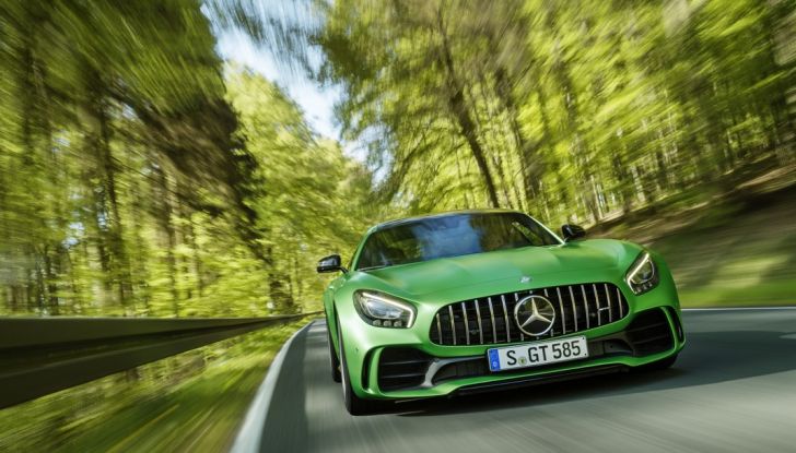Nuova Mercedes AMG GT R: il V8 da 585CV e 700Nm - Foto 2 di 39