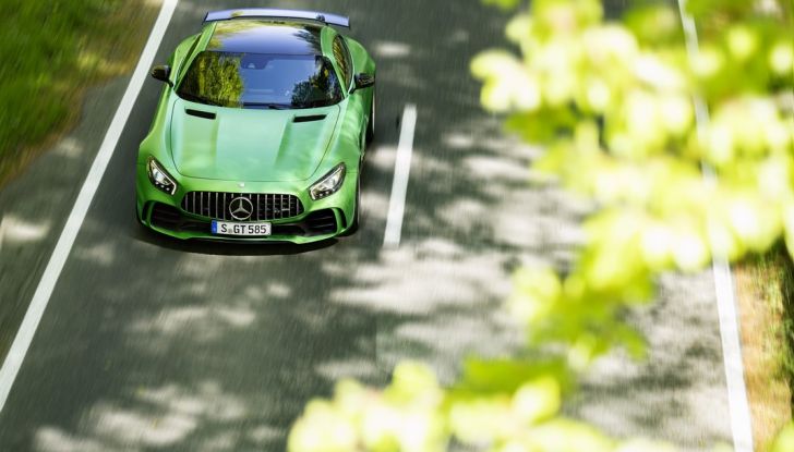 Nuova Mercedes AMG GT R: il V8 da 585CV e 700Nm - Foto 4 di 39