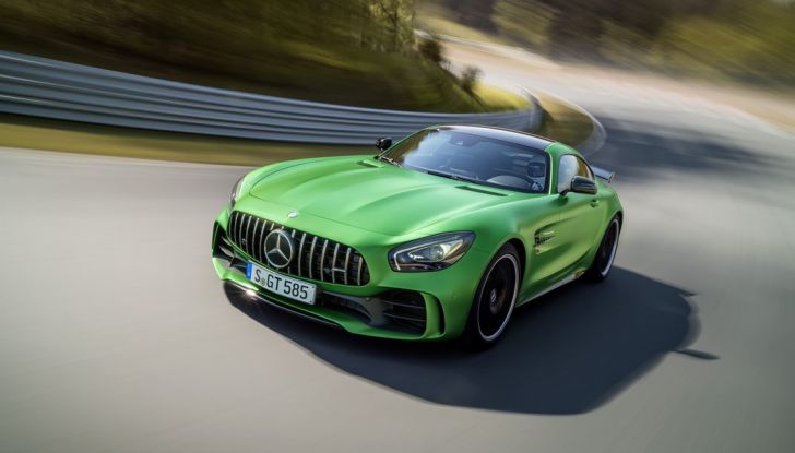 Nuova Mercedes AMG GT R: il V8 da 585CV e 700Nm - Foto 1 di 39
