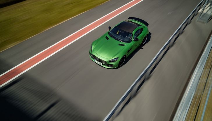 Nuova Mercedes AMG GT R: il V8 da 585CV e 700Nm - Foto 24 di 39