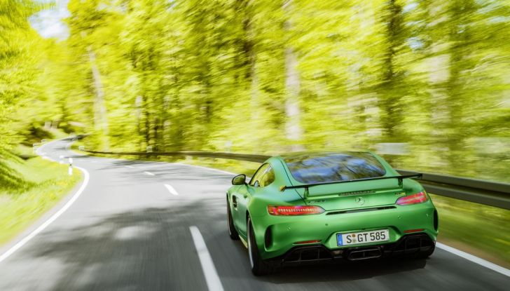Nuova Mercedes AMG GT R: il V8 da 585CV e 700Nm - Foto 33 di 39