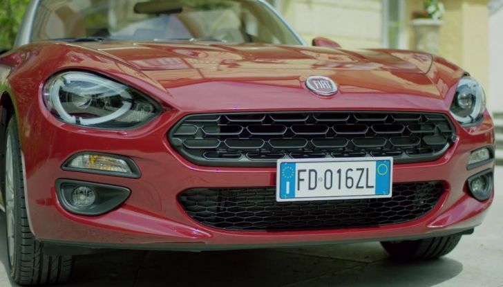 Fiat 124 Spider, calandra.