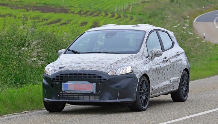 Ford Fiesta ST 2017, foto spia, frontale laterale.