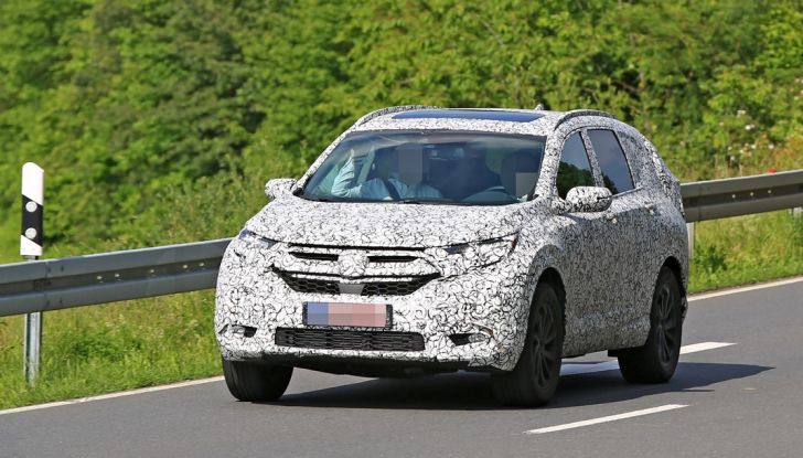 Foto spia del nuovo SUV CR-V Honda.