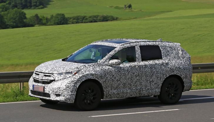 Foto spia del nuovo SUV CR-V Honda.