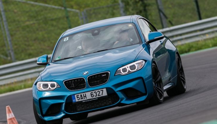 bmw m2 2016 prova su strada