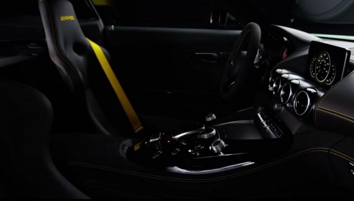 Nuova Mercedes AMG GT R: le prime immagini - Foto 4 di 11