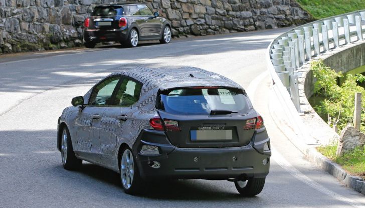 Nuova Ford Fiesta 2017 spiata durante le prove su strada.