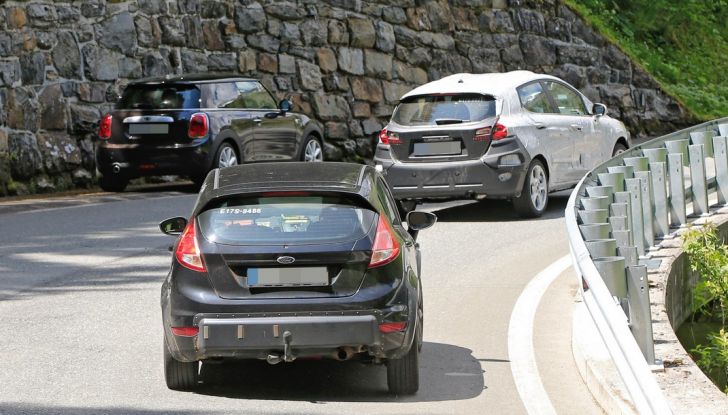 Nuova Ford Fiesta 2017 spiata durante le prove su strada, posteriore.
