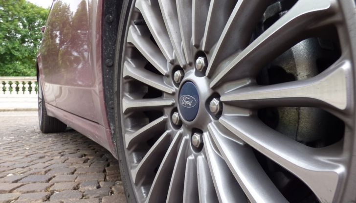 Nuova Ford Mondeo Titanium 2.0 TDCi 180 CV prova su strada e prezzi.