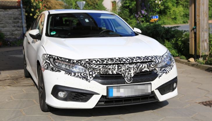 Nuova Honda Civic Sedan, foto spia.