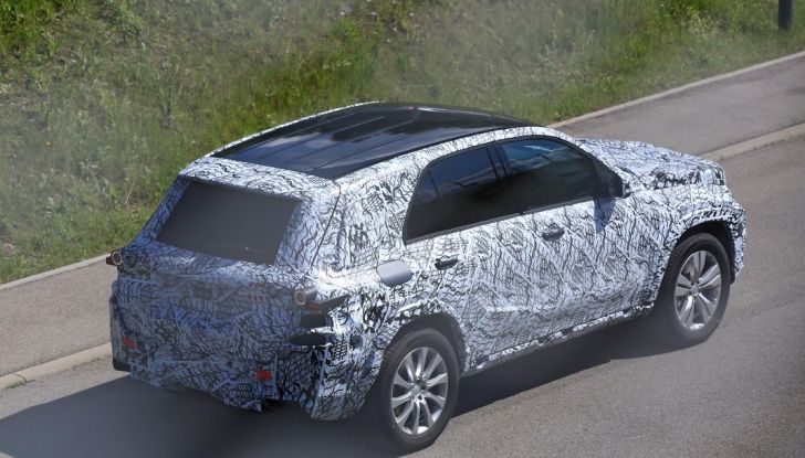 Nuova Mercedes GLE, le immagini dei primi test su strada - Foto 16 di 18