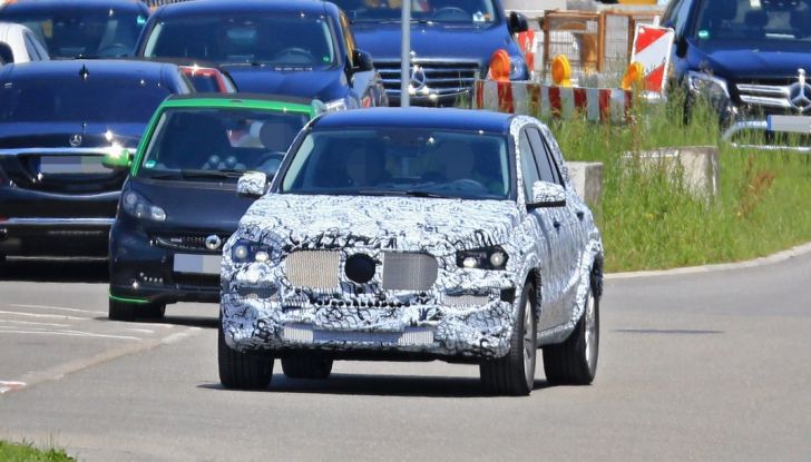 Nuova Mercedes GLE, le immagini dei primi test su strada - Foto 18 di 18