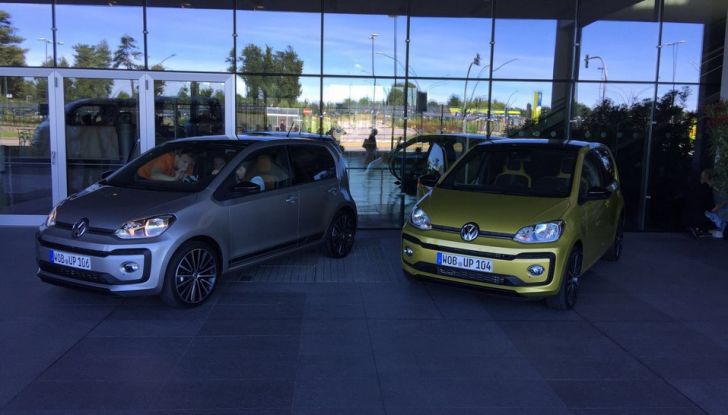 Nuova Volkswagen up! restyling, prova​ta​ su strada​ la nuova citycar con un prezzo di 11.000 euro - Foto 7 di 16