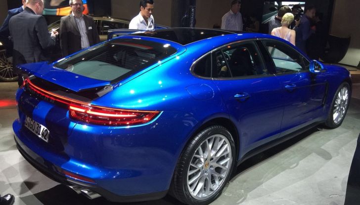 Nuova Panamera blue