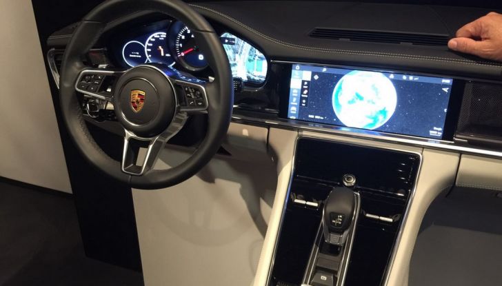 Nuova Porsche Panamera dettagli interni