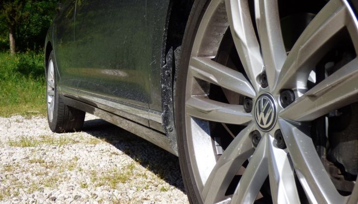 Volkswagen Passat Variant BiTdi da 240CV: la prova della wagon da corsa - Foto 9 di 29