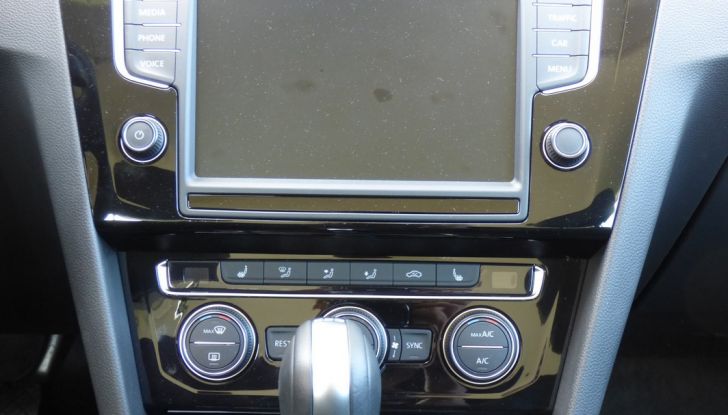 Volkswagen Passat Variant BiTdi da 240CV: la prova della wagon da corsa - Foto 8 di 29