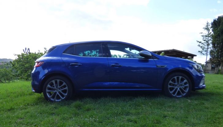 Renault Mégane GT Line da 130CV, prova su strada, impressioni e prezzi - Foto 14 di 36