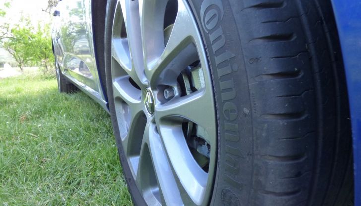 Renault Mégane GT Line da 130CV, prova su strada, impressioni e prezzi - Foto 4 di 36