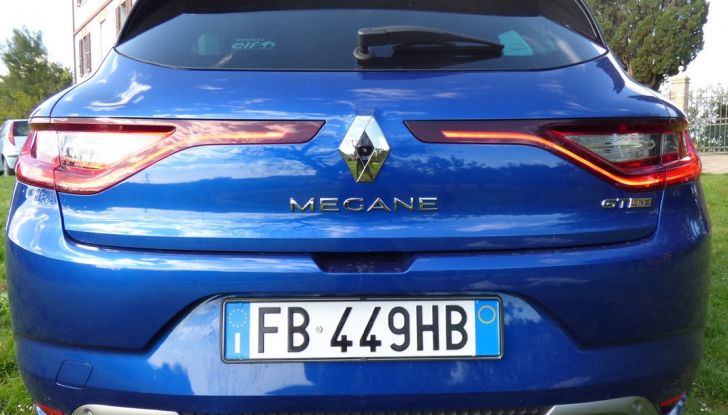 Renault Mégane GT Line da 130CV, prova su strada, impressioni e prezzi - Foto 17 di 36