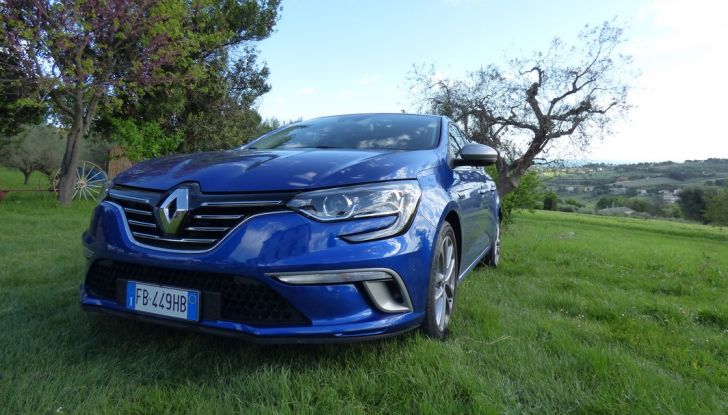 Renault Mégane GT Line da 130CV, prova su strada, impressioni e prezzi - Foto 20 di 36